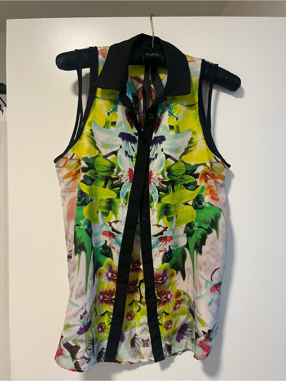 Prabal Gurung Multicolor Floral Sleeveless Button-Front Top with Black Trim